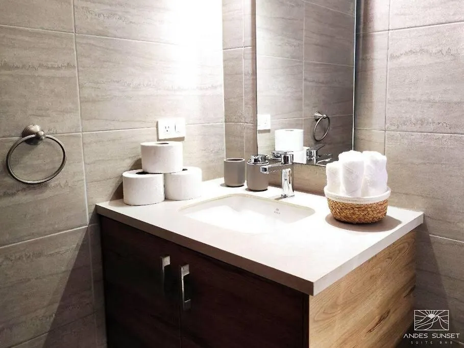 Hermosa Y Moderna Suite, Excelente Ubicacion Quito 0*,