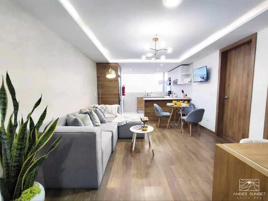 Hermosa Y Moderna Suite, Excelente Ubicacion Quito
